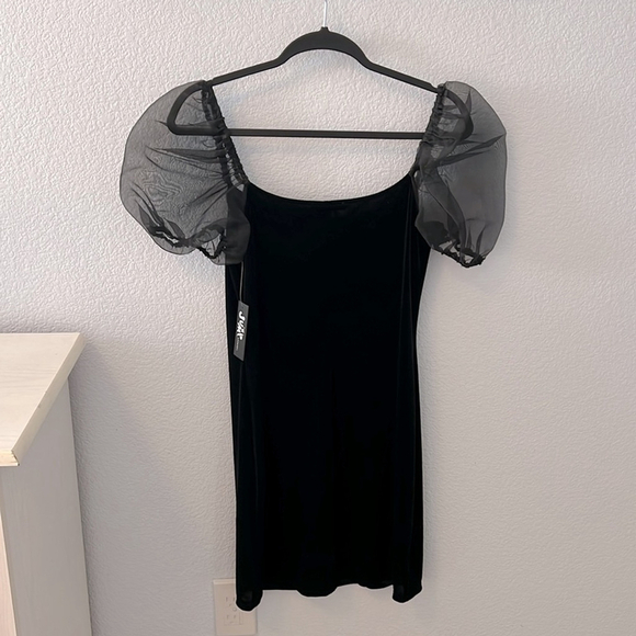 Elegant Black Puff Sleeve Mini Dress - Picture 2 of 3